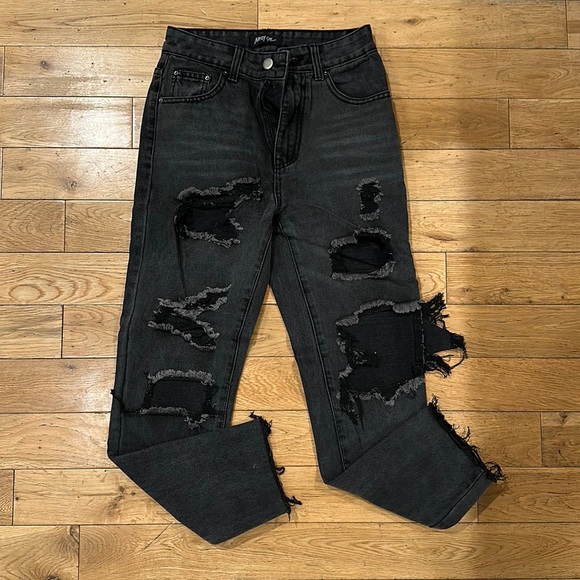 Nasty Gal Ripped Mom Jeans - Picture 2 of 6